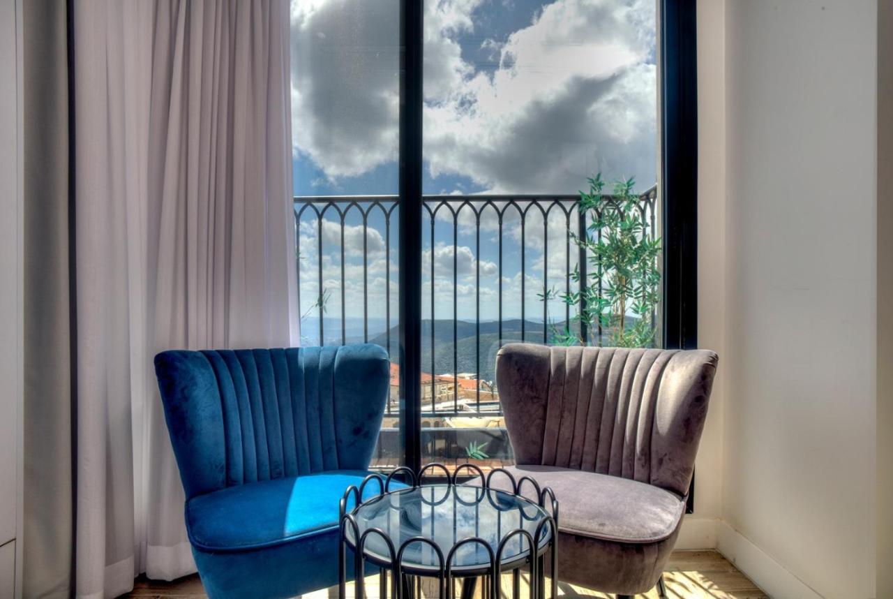 Open Skys Villa Safed Exteriör bild